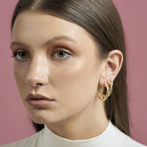 Argola Uma Fileira Com Zircônia Brancas Banho 18k - Imagem 1