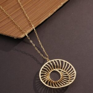 Colar Com Pingente Oval Vazado Texturizado Banho 18k - Imagem 3